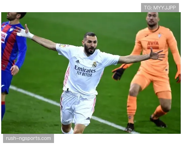 本泽马与哈兰德终结效率差异背后的战术角色演变